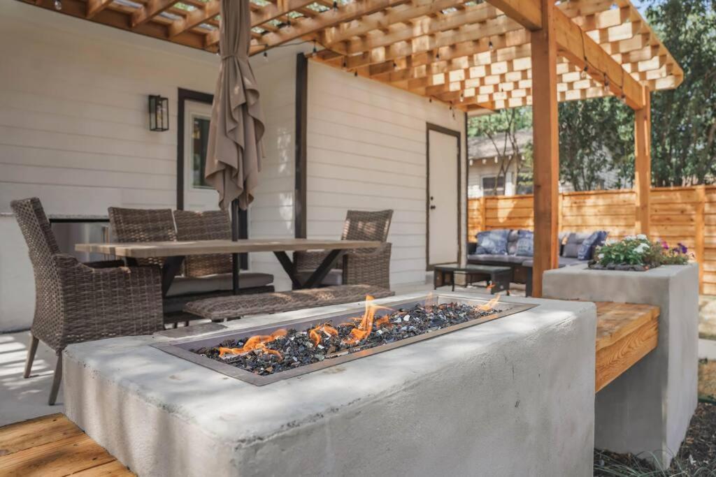Lamar Villa-3 Bed 2.5 Bath With Outdoor Kitchen San Antonio Luaran gambar