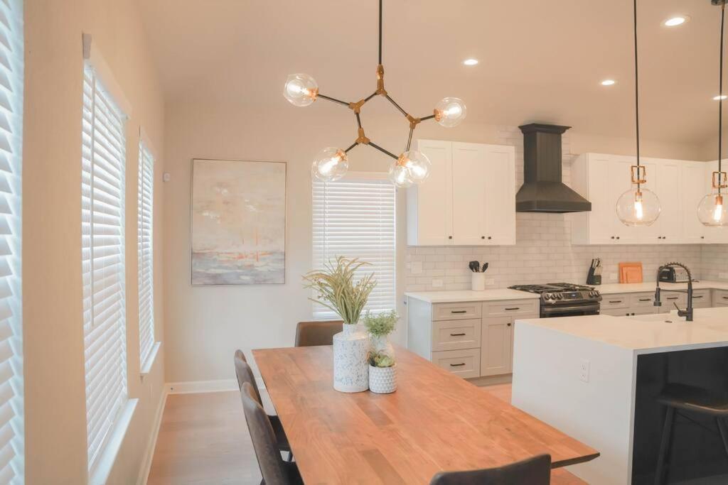 Lamar Villa-3 Bed 2.5 Bath With Outdoor Kitchen San Antonio Luaran gambar